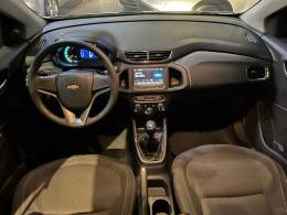 CHEVROLET - ONIX - 2015/2015 - Branca - R$ 57.900,00