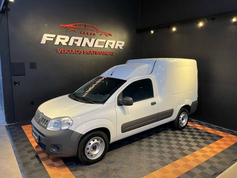 FIAT - FIORINO - 2015/2016 - Branca - R$ 58.900,00