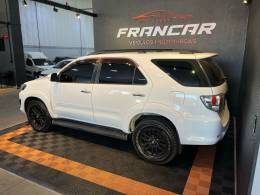 TOYOTA - HILUX SW4 - 2014/2014 - Branca - R$ 145.900,00