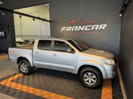 TOYOTA - HILUX - 2015/2015 - Prata - R$ 149.900,00