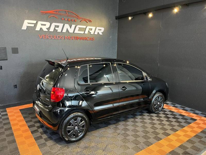 VOLKSWAGEN - FOX - 2012/2013 - Preta - R$ 42.900,00