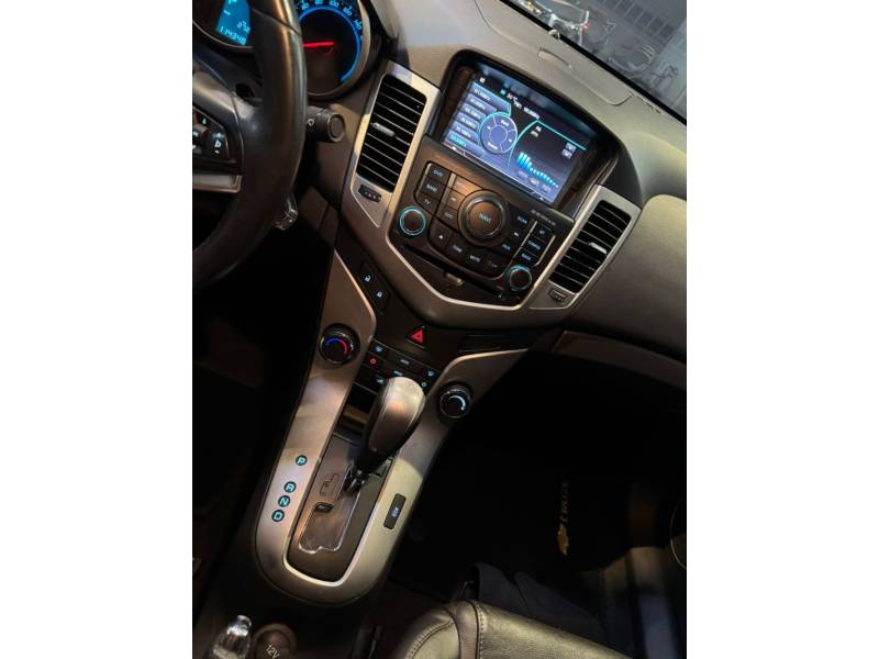 CHEVROLET - CRUZE - 2013/2013 - Preta - R$ 61.900,00