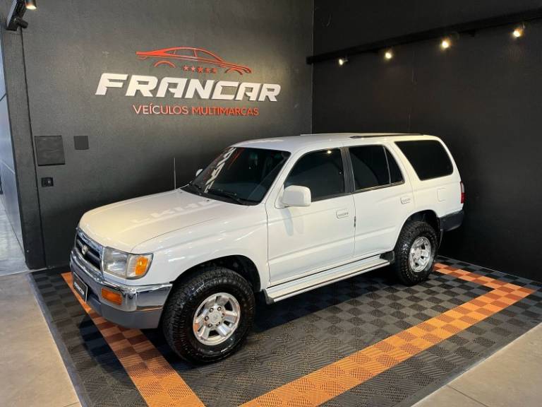TOYOTA - HILUX SW4 - 1997/1997 - Branca - R$ 67.900,00