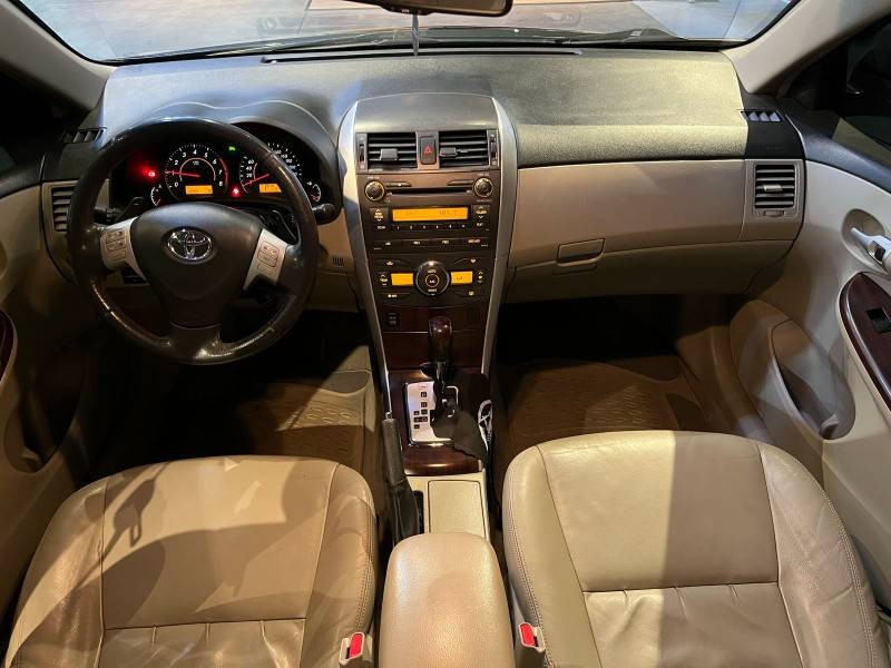 TOYOTA - COROLLA - 2012/2013 - Preta - R$ 76.900,00