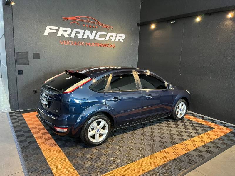 FORD - FOCUS - 2012/2013 - Azul - R$ 42.900,00