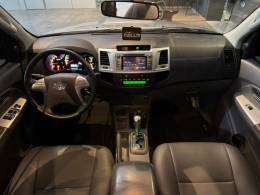 TOYOTA - HILUX - 2015/2015 - Prata - R$ 149.900,00