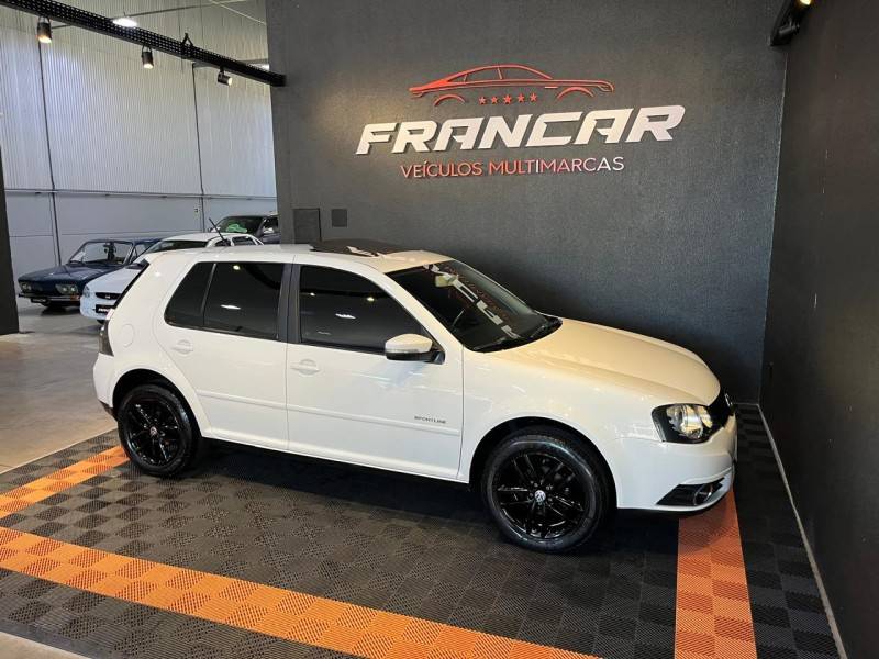 VOLKSWAGEN - GOLF - 2011/2012 - Branca - R$ 59.900,00