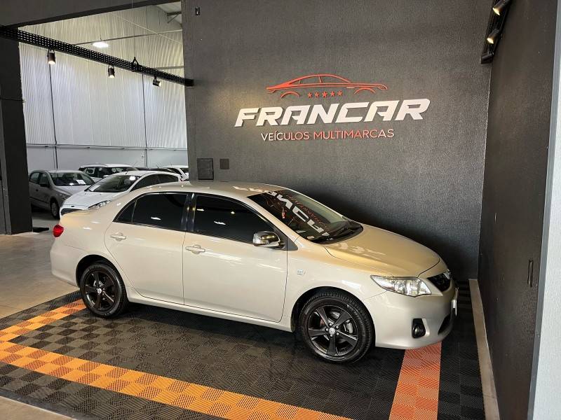 TOYOTA - COROLLA - 2012/2012 - Bege - R$ 69.900,00