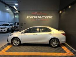 TOYOTA - COROLLA - 2017/2018 - Prata - R$ 91.900,00