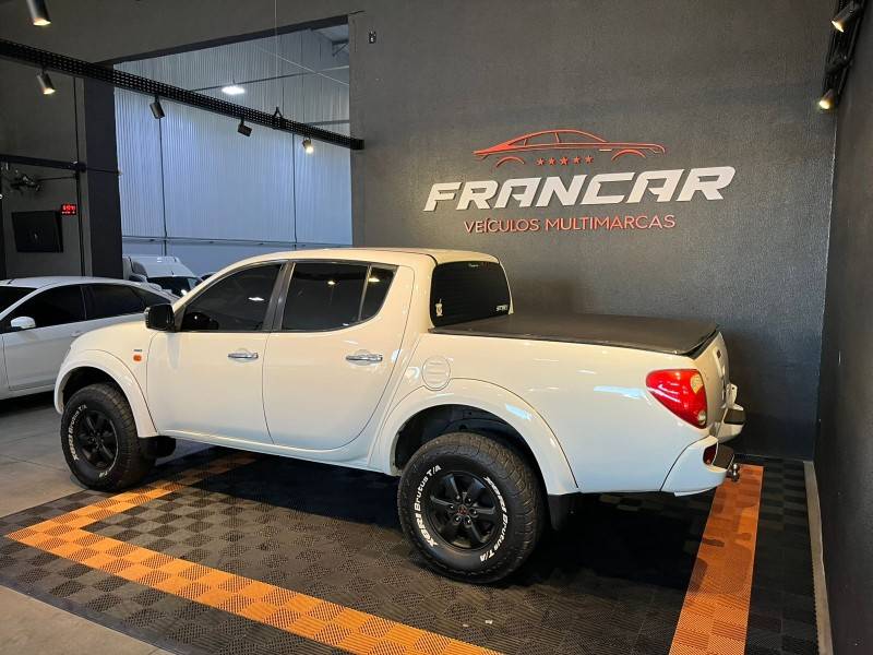 MITSUBISHI - L200 TRITON - 2012/2012 - Branca - R$ 124.900,00