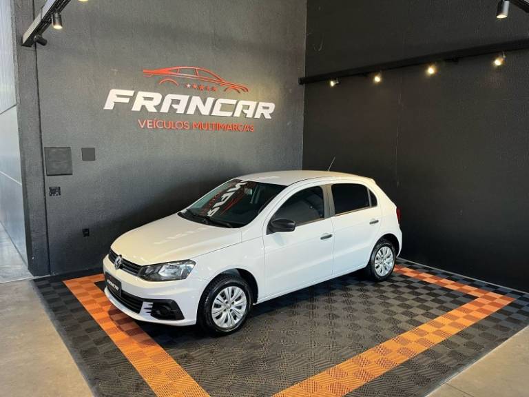 VOLKSWAGEN - GOL - 2016/2017 - Branca - R$ 44.900,00
