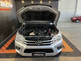 TOYOTA - HILUX - 2016/2017 - Prata - R$ 151.900,00