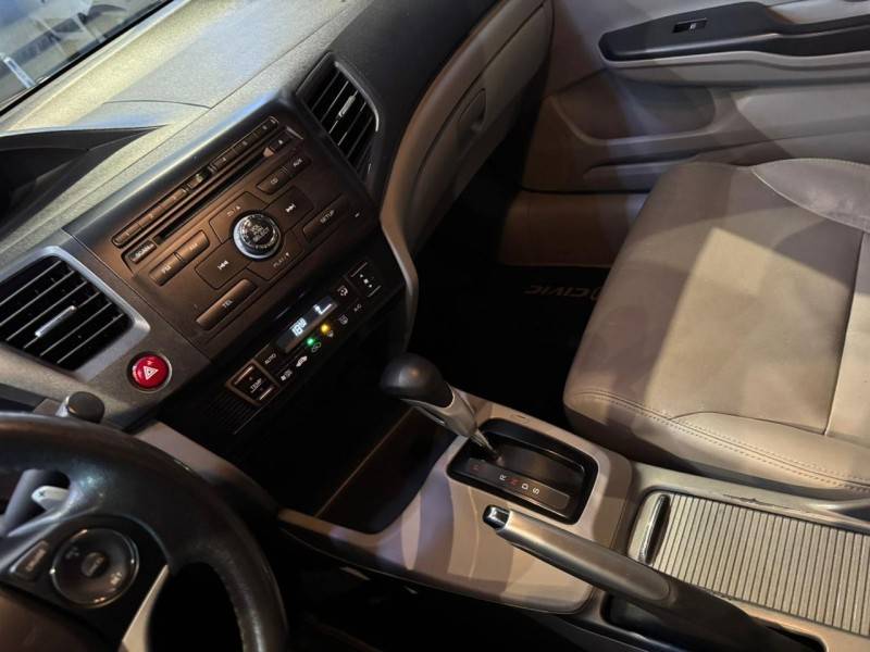 HONDA - CIVIC - 2015/2015 - Cinza - R$ 75.900,00