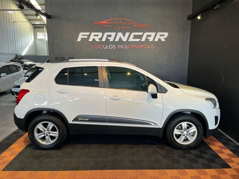 CHEVROLET - TRACKER - 2013/2014 - Branca - R$ 66.900,00