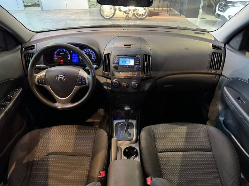 HYUNDAI - I30 - 2011/2012 - Preta - R$ 49.900,00