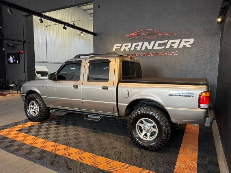 FORD - RANGER - 2002/2003 - Prata - R$ 67.900,00