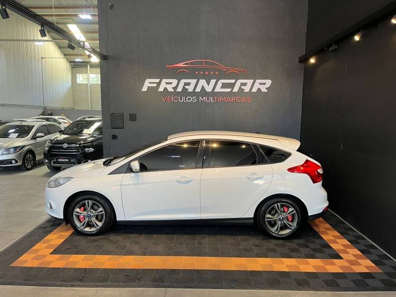 FORD - FOCUS - 2014/2014 - Branca - R$ 56.900,00