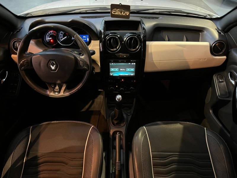 RENAULT - DUSTER - 2017/2018 - Branca - R$ 73.900,00