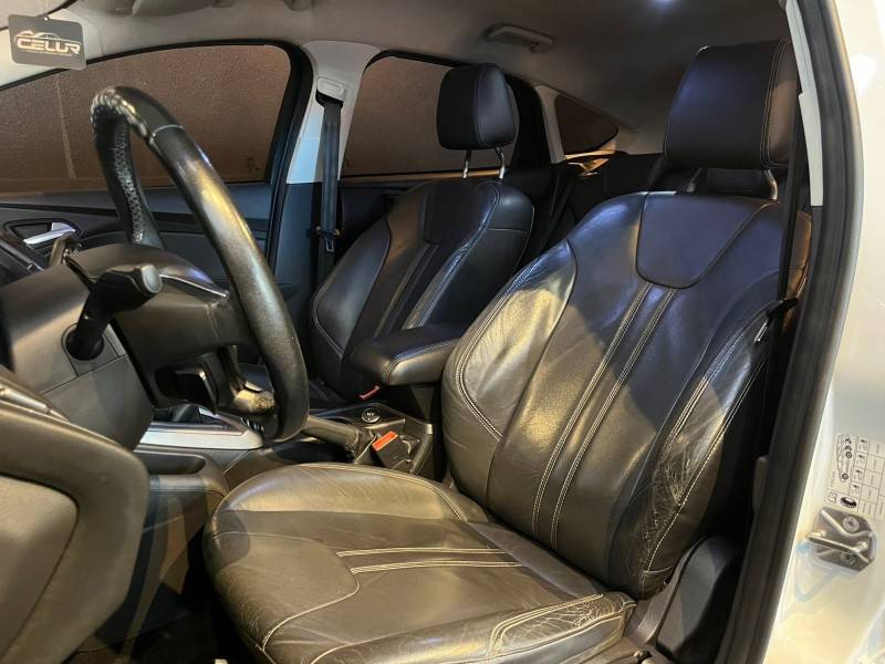 FORD - FOCUS - 2014/2014 - Branca - R$ 56.900,00