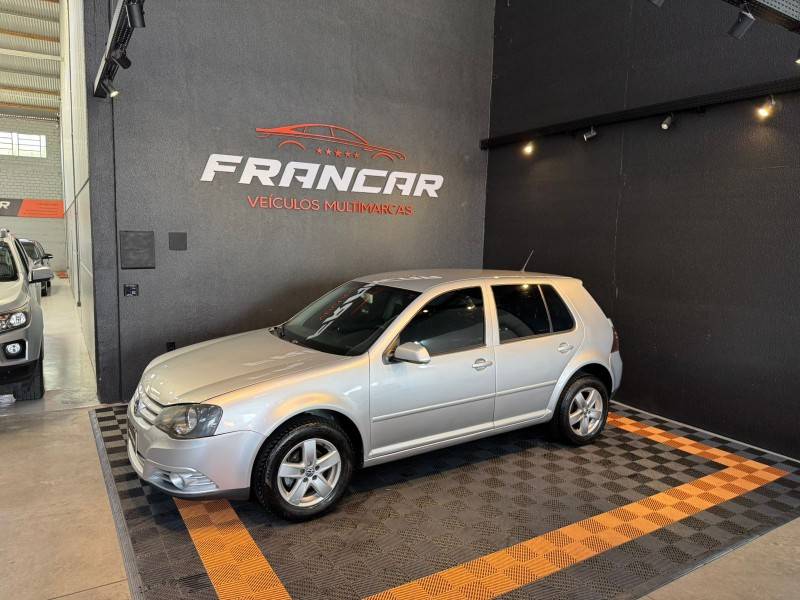 VOLKSWAGEN - GOLF - 2011/2011 - Prata - R$ 53.900,00