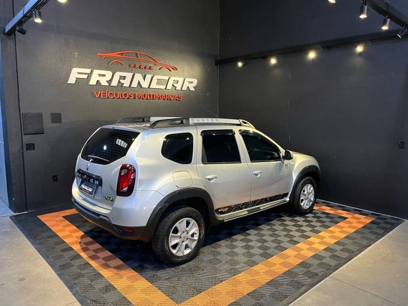RENAULT - DUSTER - 2015/2016 - Prata - R$ 65.900,00