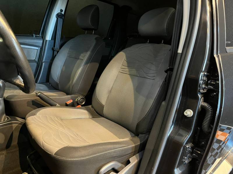 RENAULT - DUSTER - 2012/2013 - Preta - R$ 54.900,00