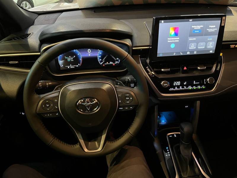TOYOTA - COROLLA - 2025/2026 - Prata - Sob Consulta