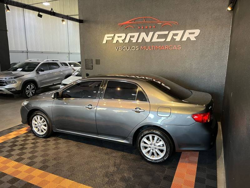 TOYOTA - COROLLA - 2008/2009 - Cinza - R$ 59.900,00