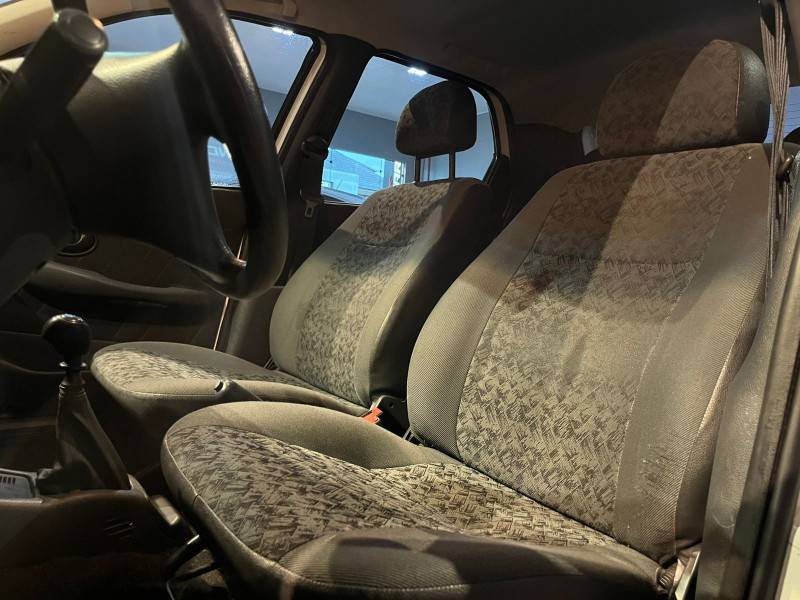 FIAT - PALIO - 2009/2010 - Branca - R$ 31.900,00