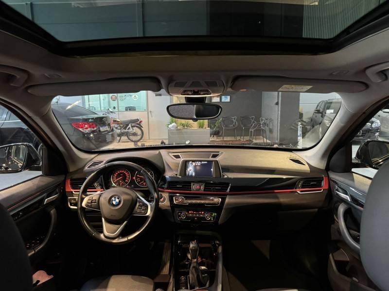 BMW - X1 - 2015/2016 - Preta - R$ 121.900,00