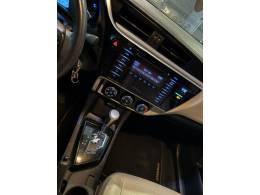 TOYOTA - COROLLA - 2017/2018 - Prata - R$ 89.900,00