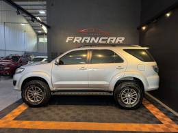 TOYOTA - HILUX SW4 - 2011/2012 - Prata - R$ 134.900,00