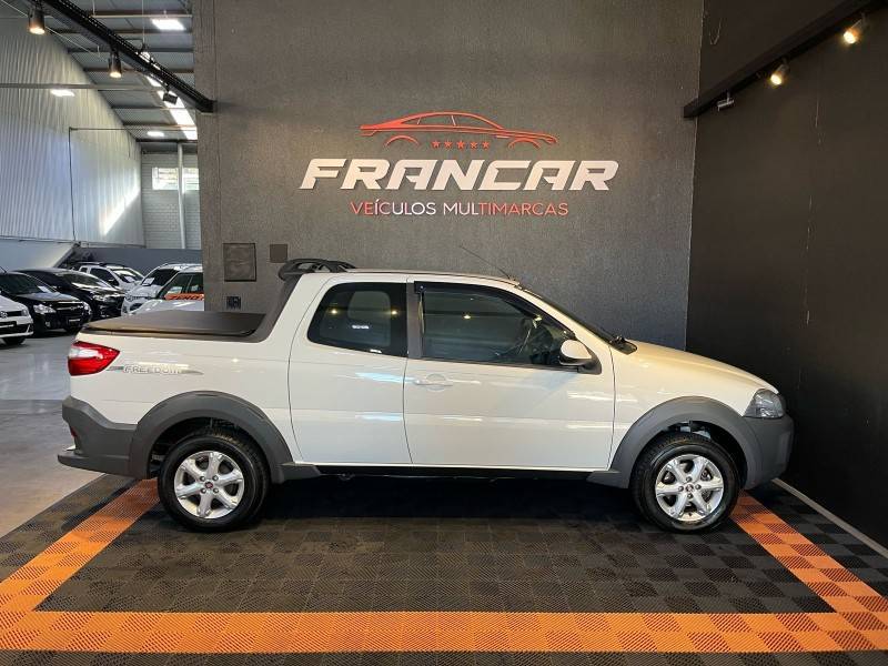 FIAT - STRADA - 2018/2019 - Branca - R$ 79.900,00