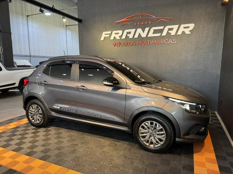 FIAT - ARGO - 2020/2021 - Cinza - R$ 75.900,00