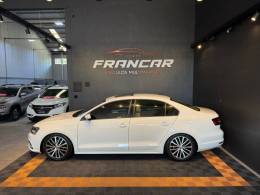 VOLKSWAGEN - JETTA - 2016/2016 - Branca - R$ 84.900,00