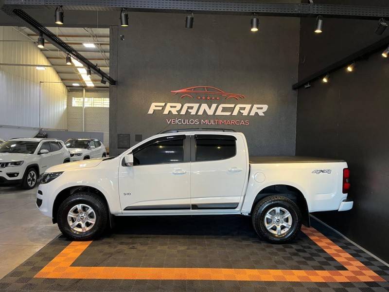 CHEVROLET - S10 - 2017/2018 - Branca - R$ 145.900,00