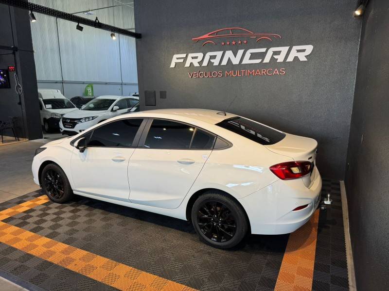 CHEVROLET - CRUZE - 2018/2018 - Branca - R$ 86.900,00